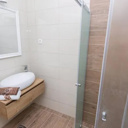 Lux Stone House With Pool, Jacuzzi, Sauna Near *