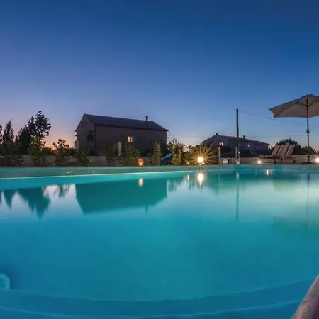 Lux Stone House With Pool, Jacuzzi, Sauna Near Feriehus *