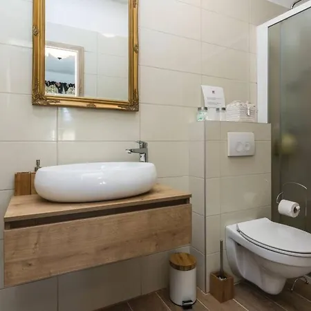 Lux Stone House With Pool, Jacuzzi, Sauna Near Σπίτι διακοπών *