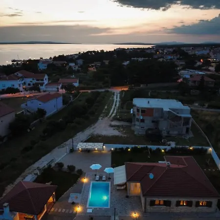 Lux Stone House With Pool, Jacuzzi, Sauna Near Vrsi
