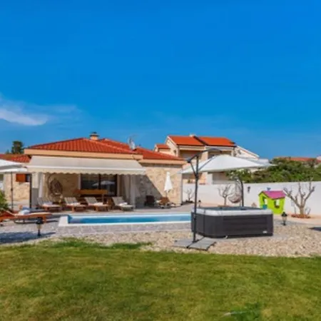 Lux Stone House With Pool, Jacuzzi, Sauna Near Vrsi